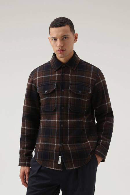 Woolrich Men Alaskan Check Overshirt in Bonded Wool Blend Brown Check Clothing J026694