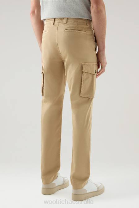 Woolrich Men Garment-Dyed Cargo Pants in Stretch Cotton Twill Beach Sand Clothing J026547