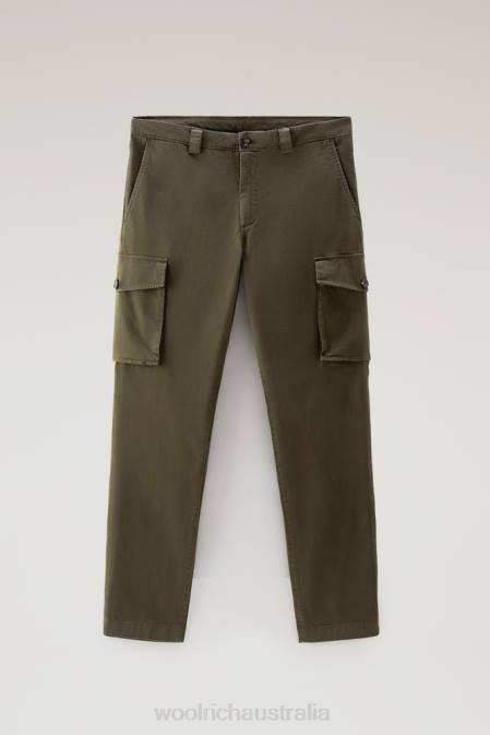 Woolrich Men Garment-Dyed Cargo Pants in Stretch Cotton Twill Dark Green Clothing J026586