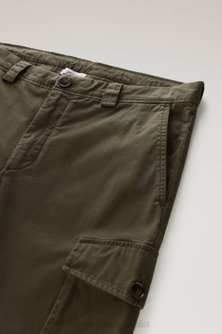 Woolrich Men Garment-Dyed Cargo Pants in Stretch Cotton Twill Dark Green Clothing J026586