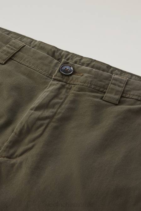 Woolrich Men Garment-Dyed Classic Chino Pant in Cotton Dark Green Clothing J026575