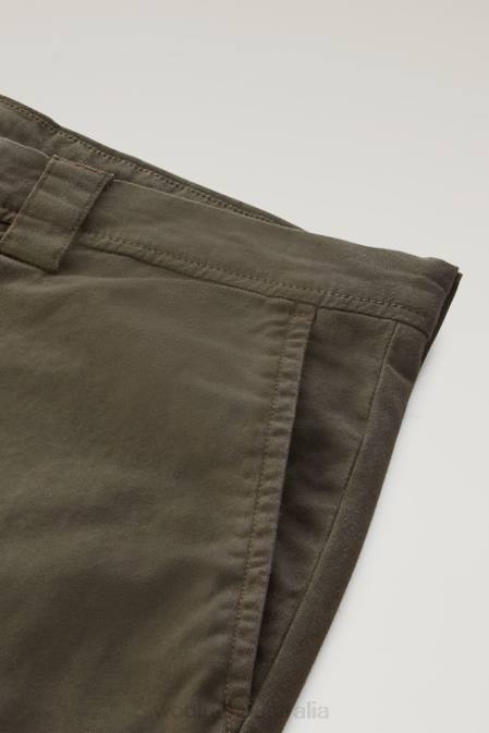 Woolrich Men Garment-Dyed Classic Chino Pant in Cotton Dark Green Clothing J026575