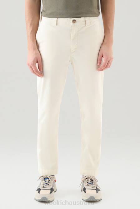 Woolrich Men Garment-Dyed Classic Chino Pant in Cotton Milky Cream Clothing J026601