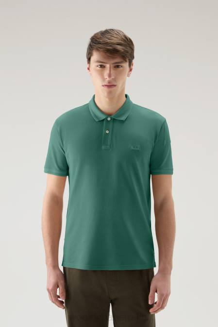 Woolrich Men Mackinack Polo in Garment-Dye Stretch Cotton Piquet Evergreen Clothing J026792