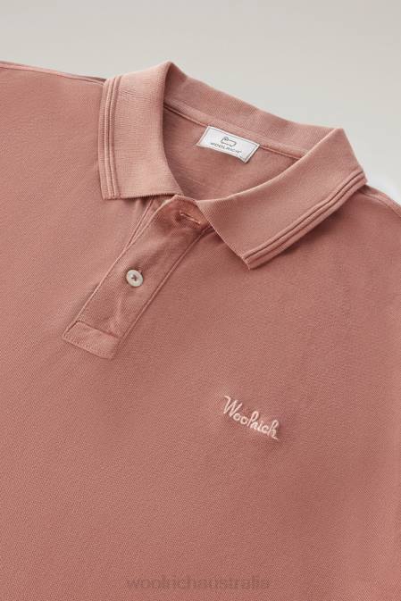 Woolrich Men Mackinack Polo in Garment-Dye Stretch Cotton Piquet Warm Brown Heather Clothing J026803