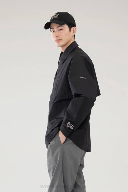 Woolrich Men Overshirt in GORE-TEX INFINIUM Black Clothing J026520