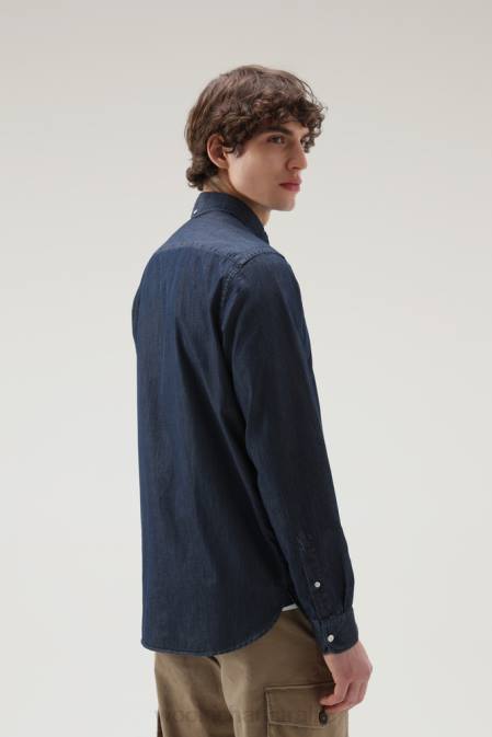 Woolrich Men Shirt in Pure Cotton Chambray Dark Indigo Clothing J026660