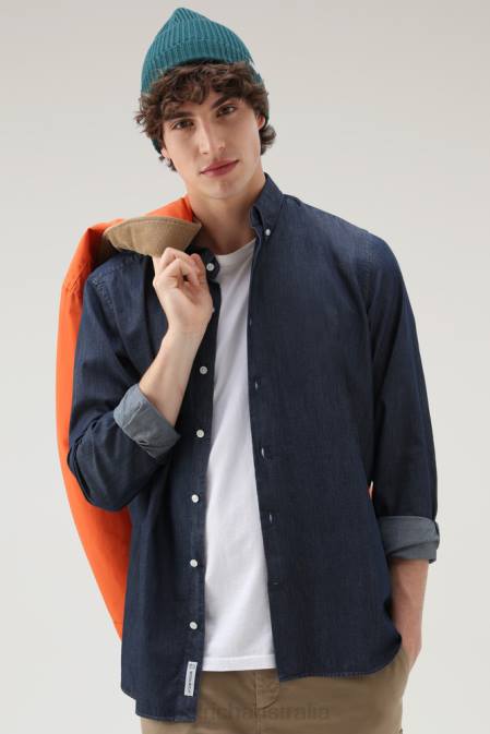 Woolrich Men Shirt in Pure Cotton Chambray Dark Indigo Clothing J026660