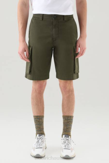 Woolrich Men Garment-Dyed Cargo Shorts 2 Dark Green Clothing J026603
