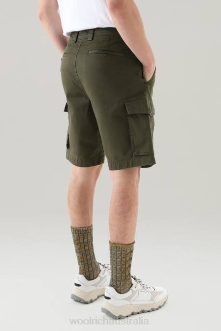 Woolrich Men Garment-Dyed Cargo Shorts 2 Dark Green Clothing J026603