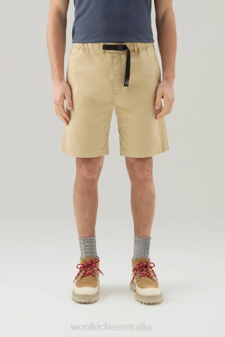 Woolrich Men Garment-Dyed Chino Shorts in Stretch Cotton Beach Sand Clothing J026582
