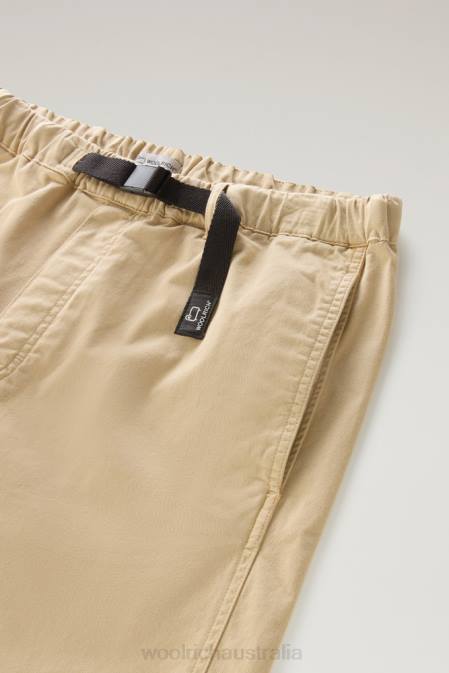 Woolrich Men Garment-Dyed Chino Shorts in Stretch Cotton Beach Sand Clothing J026582