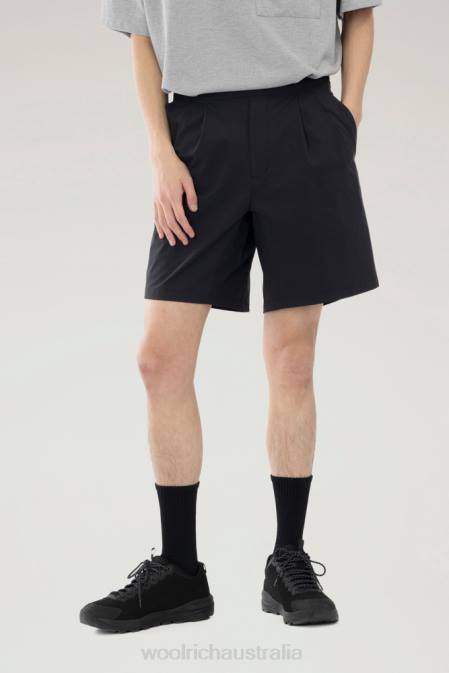 Woolrich Men High Aeration Shorts in Stretch Ripstop Black Clothing J026522