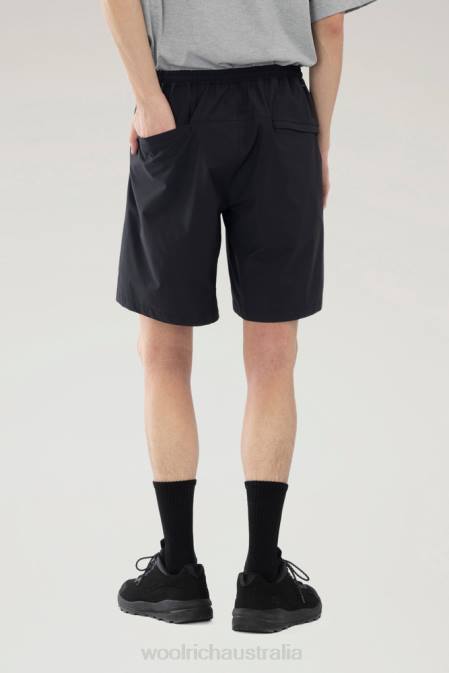 Woolrich Men High Aeration Shorts in Stretch Ripstop Black Clothing J026522