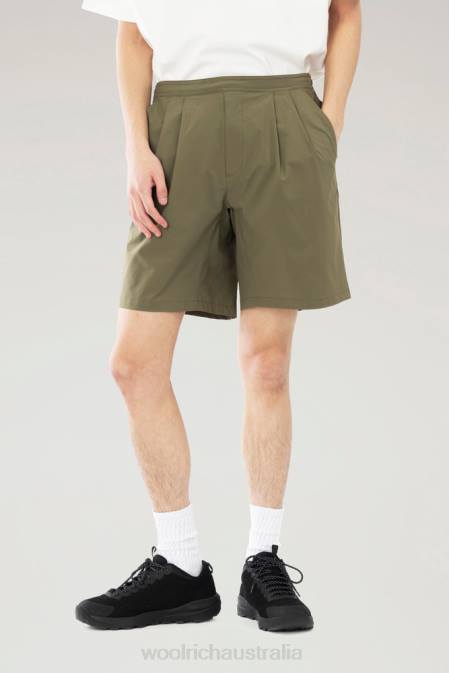 Woolrich Men High Aeration Shorts in Stretch Ripstop Olive Clothing J026529