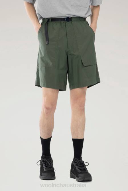 Woolrich Men Ranch Shorts in Recycled Nylon Green Clothing J026504