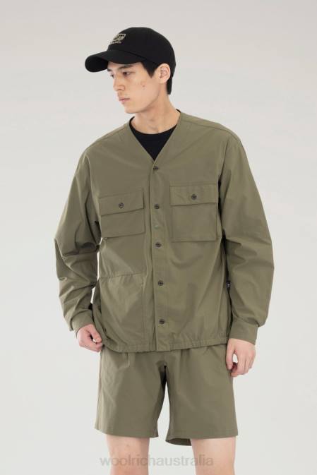 Woolrich Men High Aeration Cardigan in Stretch Ripstop Olive Clothing J026613