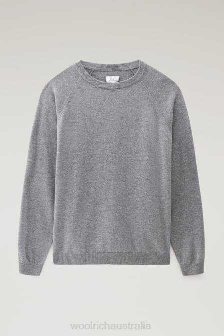 Woolrich Men Luxe Crewneck in Pure Cashmere Charcoal Clothing J026757