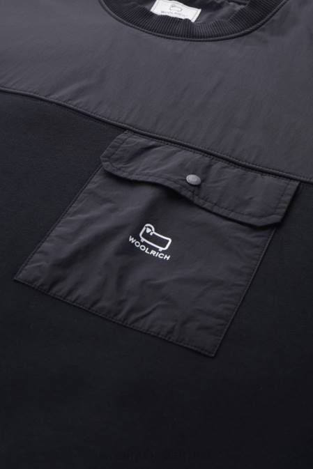 Woolrich Men Crewneck Sweatshirt in Cotton and Taslan Nylon Black Clothing J026690