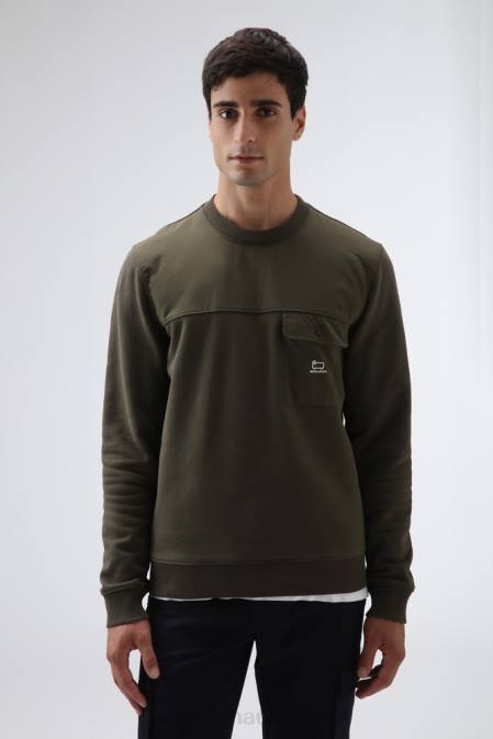 Woolrich Men Crewneck Sweatshirt in Cotton and Taslan Nylon Dark Green Clothing J026716