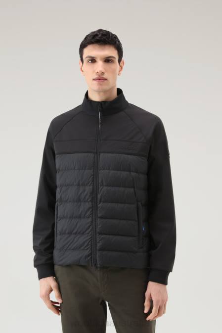Woolrich Men Hybrid Zip-up Sweatshirt in Softshell and Crinkle Nylon Black Clothing J026502