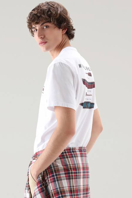 Woolrich Men Lakeside T-shirt in Pure Cotton Jersey with Back Print Bright White Clothing J026381