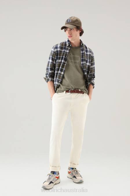 Woolrich Men T-shirt in Garment-Dyed Pure Cotton with Sheep Logo Dark Green Clothing J026585