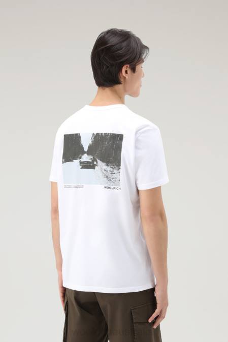 Woolrich Men T-shirt in Pure Cotton with Yellowstone Graphic Print Bright White Clothing J026626