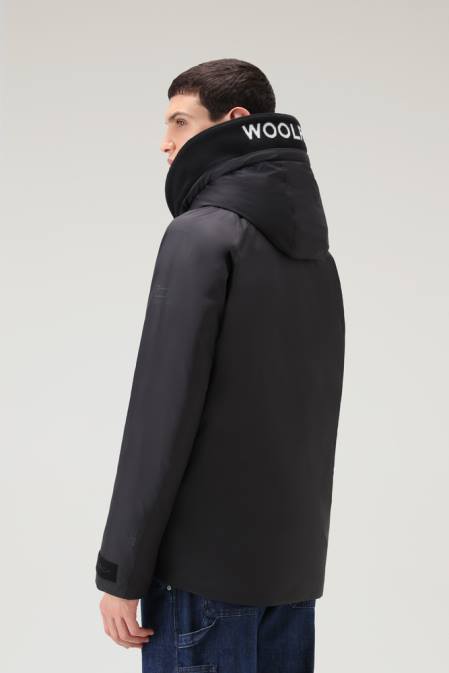 Woolrich Men Mountain Waterproof Jacket in Pertex Revolve Black Clothing J026768