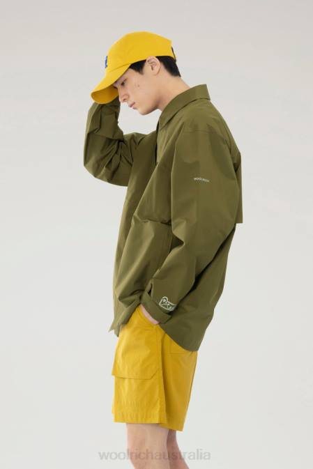 Woolrich Men Overshirt in GORE-TEX INFINIUM Olive Clothing J026525