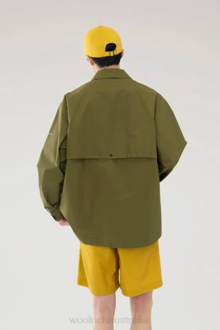 Woolrich Men Overshirt in GORE-TEX INFINIUM Olive Clothing J026525