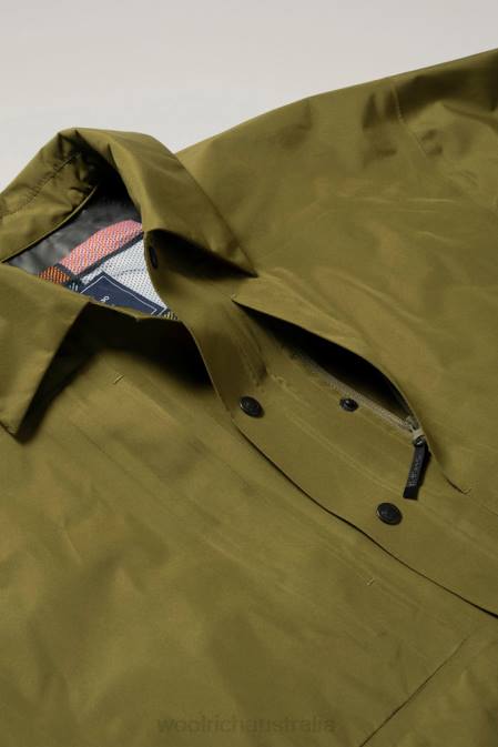 Woolrich Men Overshirt in GORE-TEX INFINIUM Olive Clothing J026525