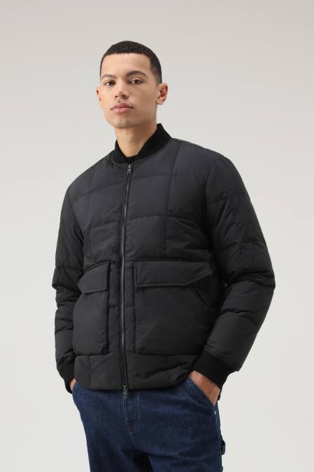 Woolrich Men Heritage Terrain Bomber in Taslan Nylon Black Clothing J026659
