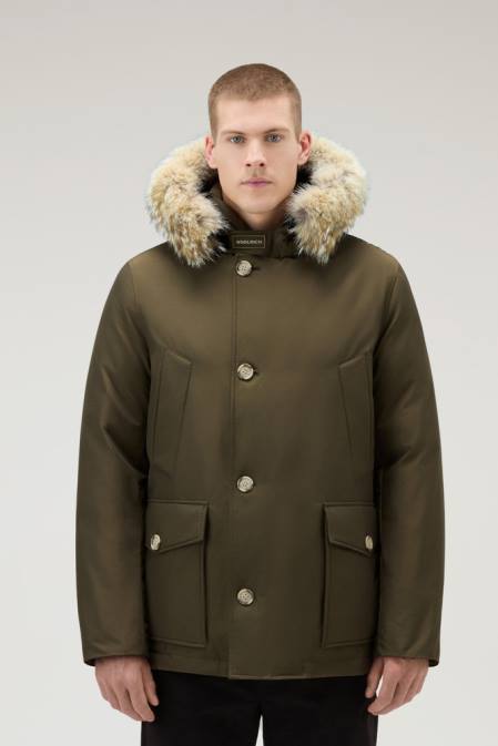 Woolrich Men Arctic Anorak in Ramar Cloth with Detachable Fur Dark Green Clothing J026851