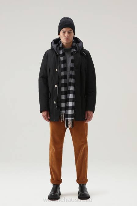 Woolrich Men Arctic Parka in Ramar Cloth Black Clothing J026816