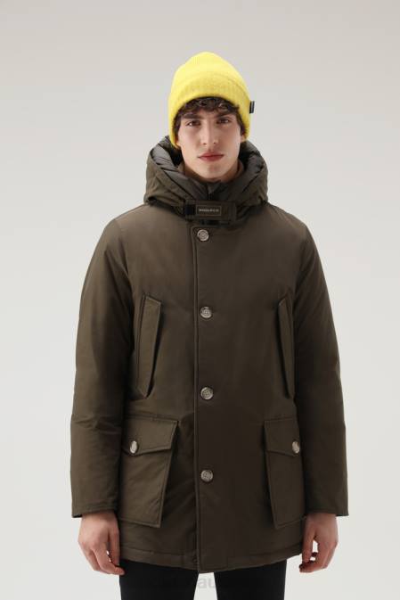 Woolrich Men Arctic Parka in Ramar Cloth Dark Green Clothing J026817