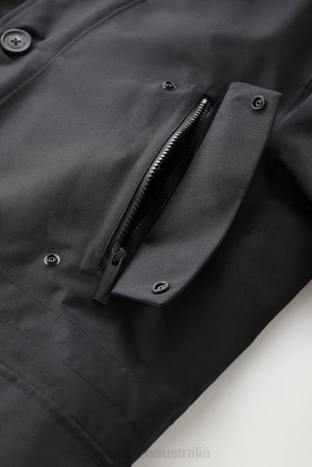 Woolrich Men Mountain GORE-TEX Waterproof Parka with Hood Off Black Clothing J026819