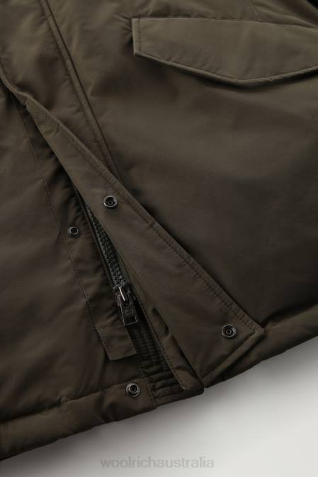 Woolrich Men Polar Parka in Ramar Cloth with High Collar and Fur Trim Dark Green Clothing J026848