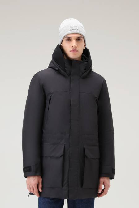 Woolrich Men Waterproof Long Parka in Pertex Revolve Black Clothing J026653