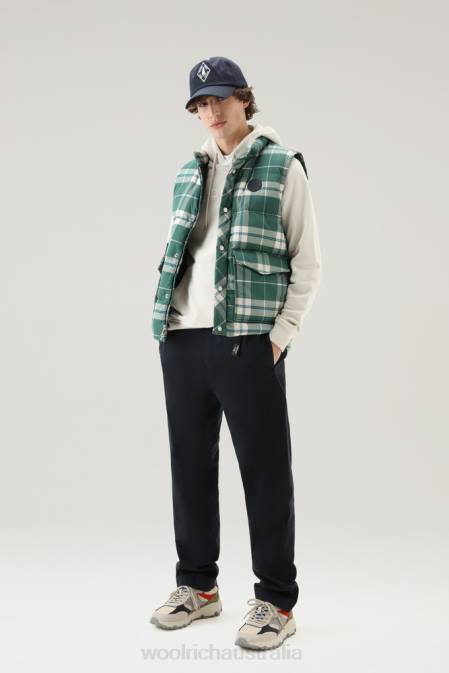 Woolrich Men Aleutian Check Printed Quilted Vest in Pure Cotton Evergreen Check Clothing J026460