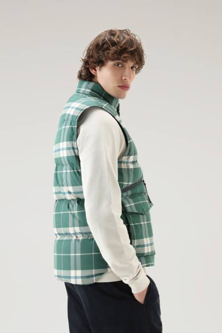 Woolrich Men Aleutian Check Printed Quilted Vest in Pure Cotton Evergreen Check Clothing J026460