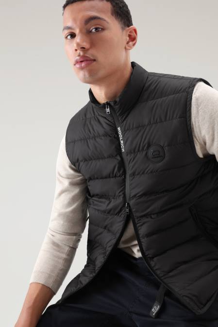 Woolrich Men Padded and Quilted Sundance Vest Black Clothing J026611