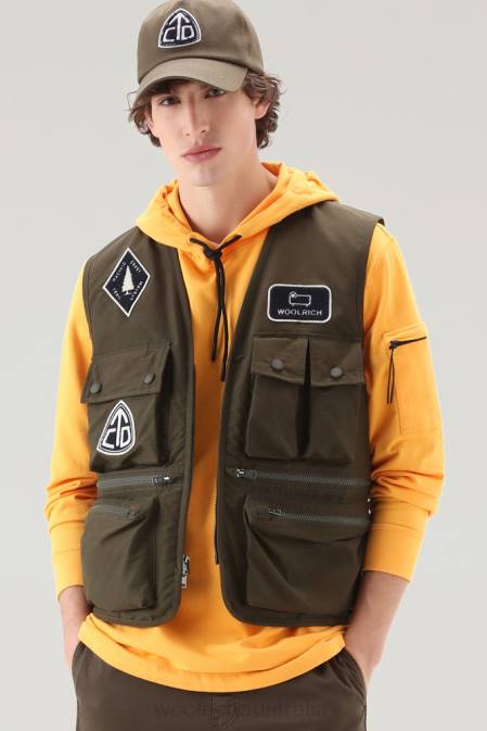 Woolrich Men Trails Vest in Light Eco Ramar Dark Green Clothing J026463