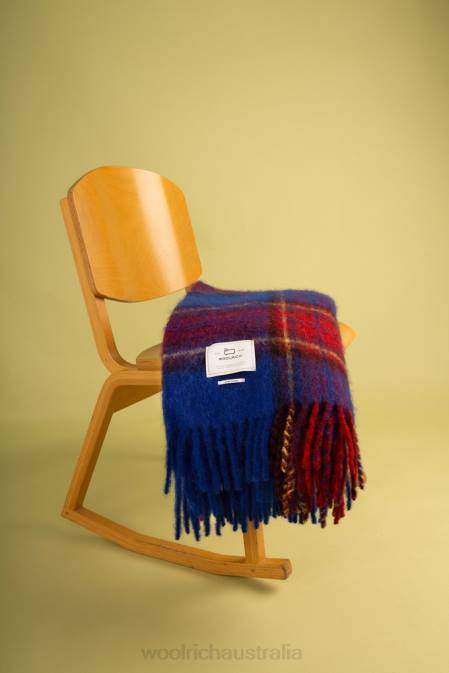 Woolrich Unisex Blanket in an Alpaca, Mohair, and Wool Blend Royal Accessories J026246