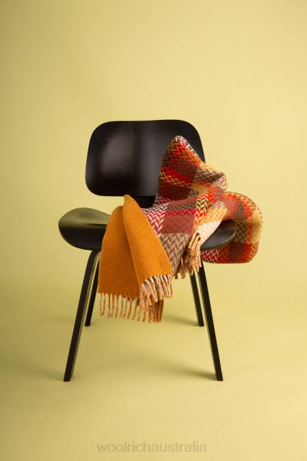 Woolrich Unisex Jacquard Check Blanket in a Wool Blend Firwood Accessories J026268