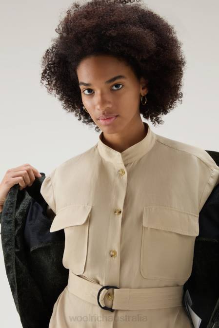 Woolrich Women Belted Utility Dress in Linen Blend Feather Beige Clothing J026183