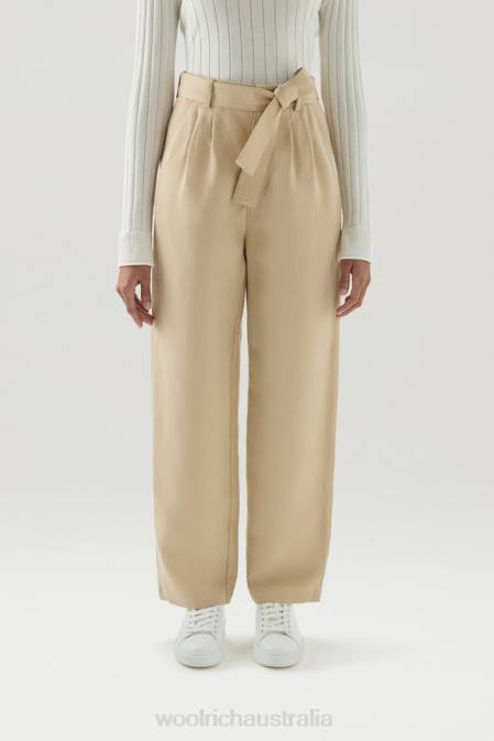 Woolrich Women Belted Pants in Linen Blend Feather Beige Clothing J02674