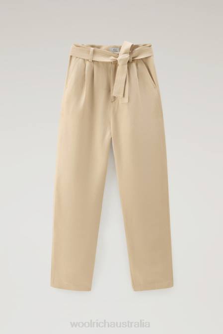 Woolrich Women Belted Pants in Linen Blend Feather Beige Clothing J02674