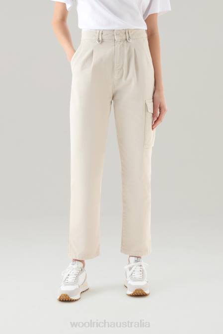 Woolrich Women Garment-Dyed Cargo Pants in Pure Cotton Twill Milky Cream Clothing J02622