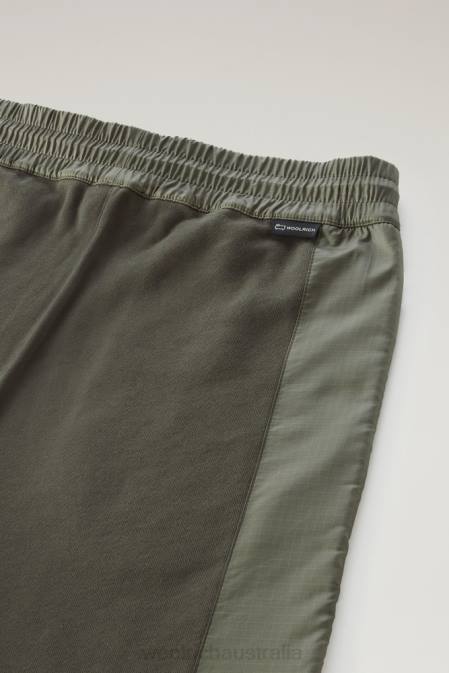 Woolrich Women Jogger Pants in Pure Cotton and Ripstop nylon Dark Green Clothing J02642